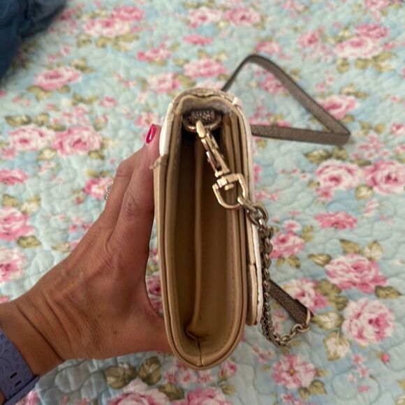 *Ivanka Trump* Classic Tan & Beige Cream Crossbody Handbag Purse EUC Gold Chain - Picture 4 of 7